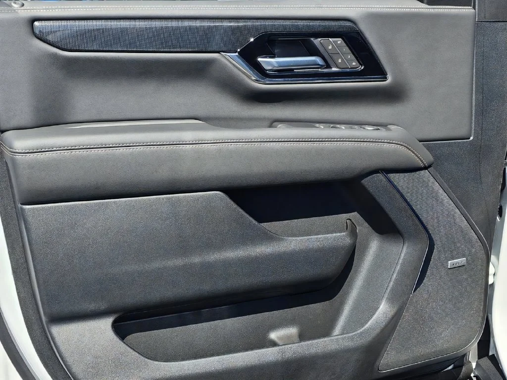 New 2026 Summit White GMC Elevation image 35