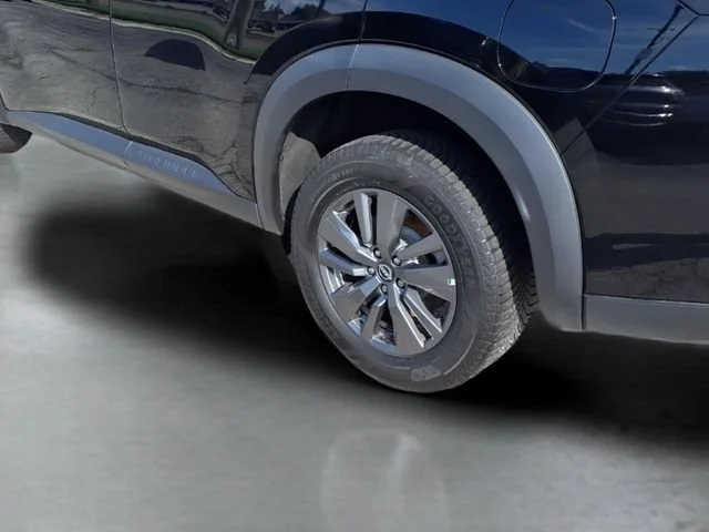 Used 2024  Nissan SV image 23