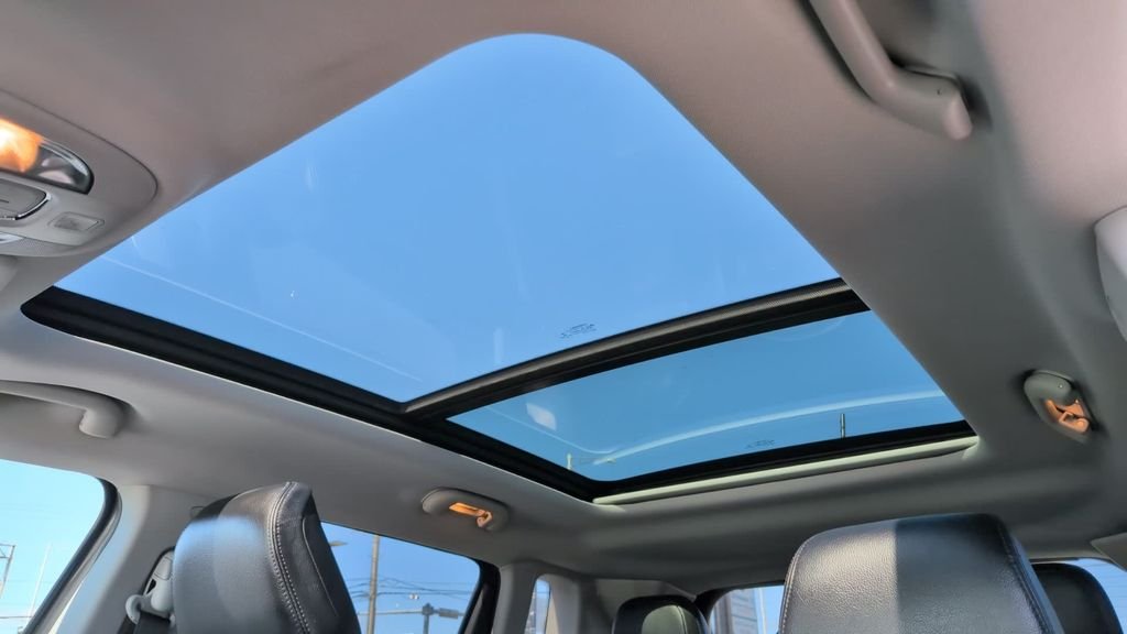 Used 2022 Gray Jeep Trailhawk image 24