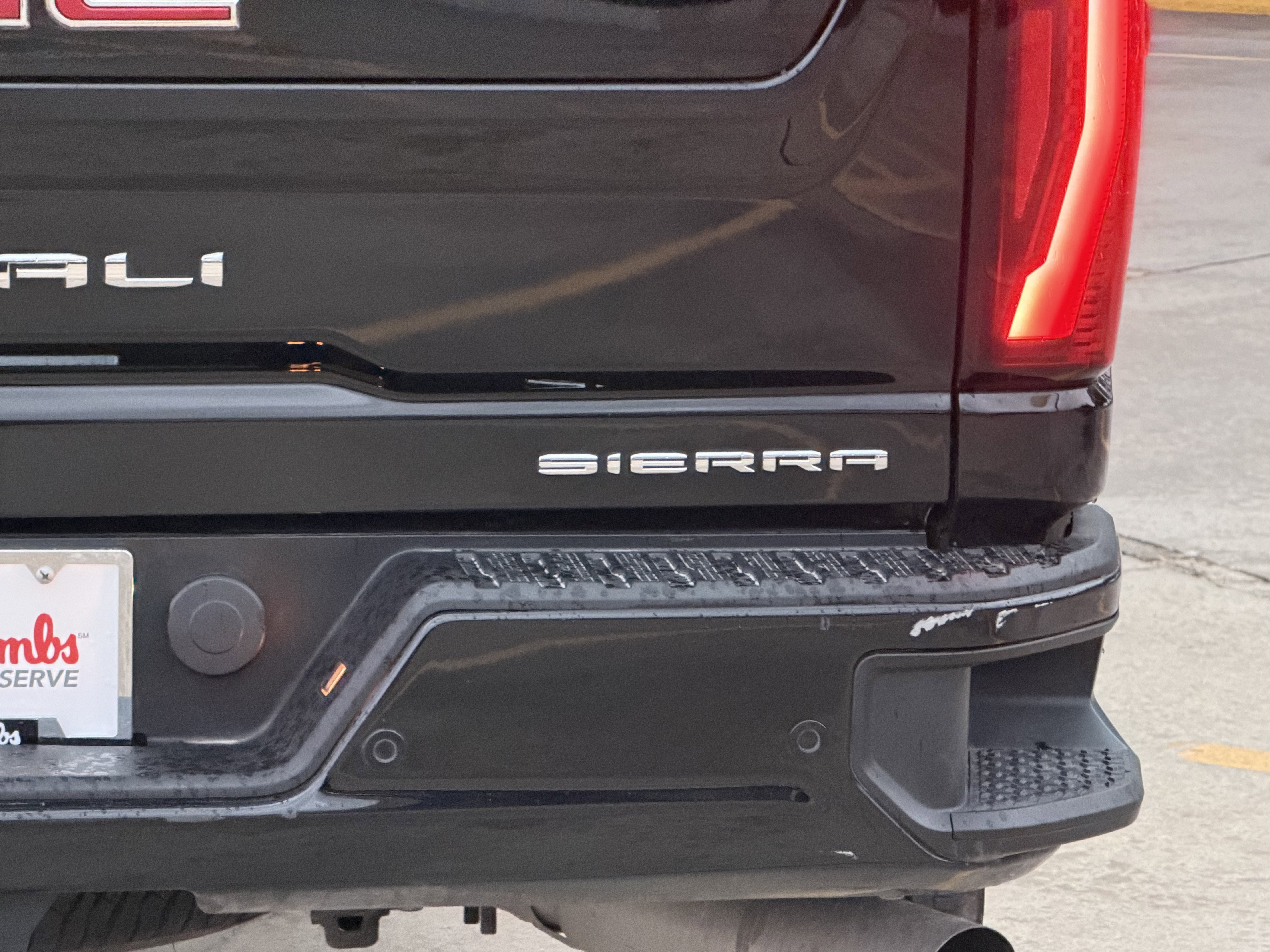 Used 2025 Onyx Black GMC Denali image 10