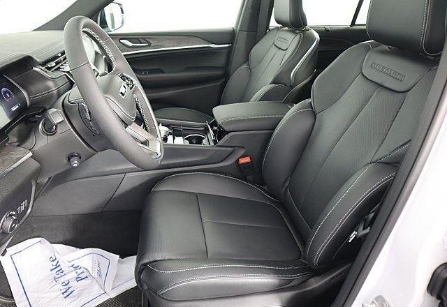 2025 Jeep Grand Cherokee Overland - Photo 9