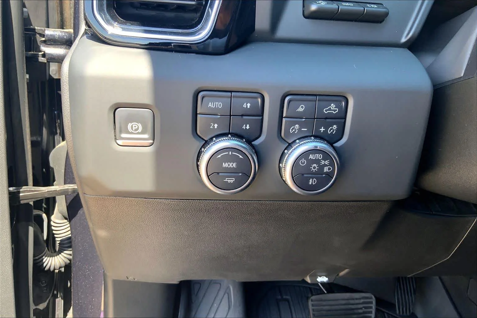 Certified Used 2024 Titanium Rush Metallic GMC Denali image 33