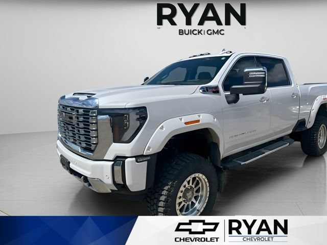 2024 GMC Sierra 4WD Crew Cab Standard Box Denali's photo