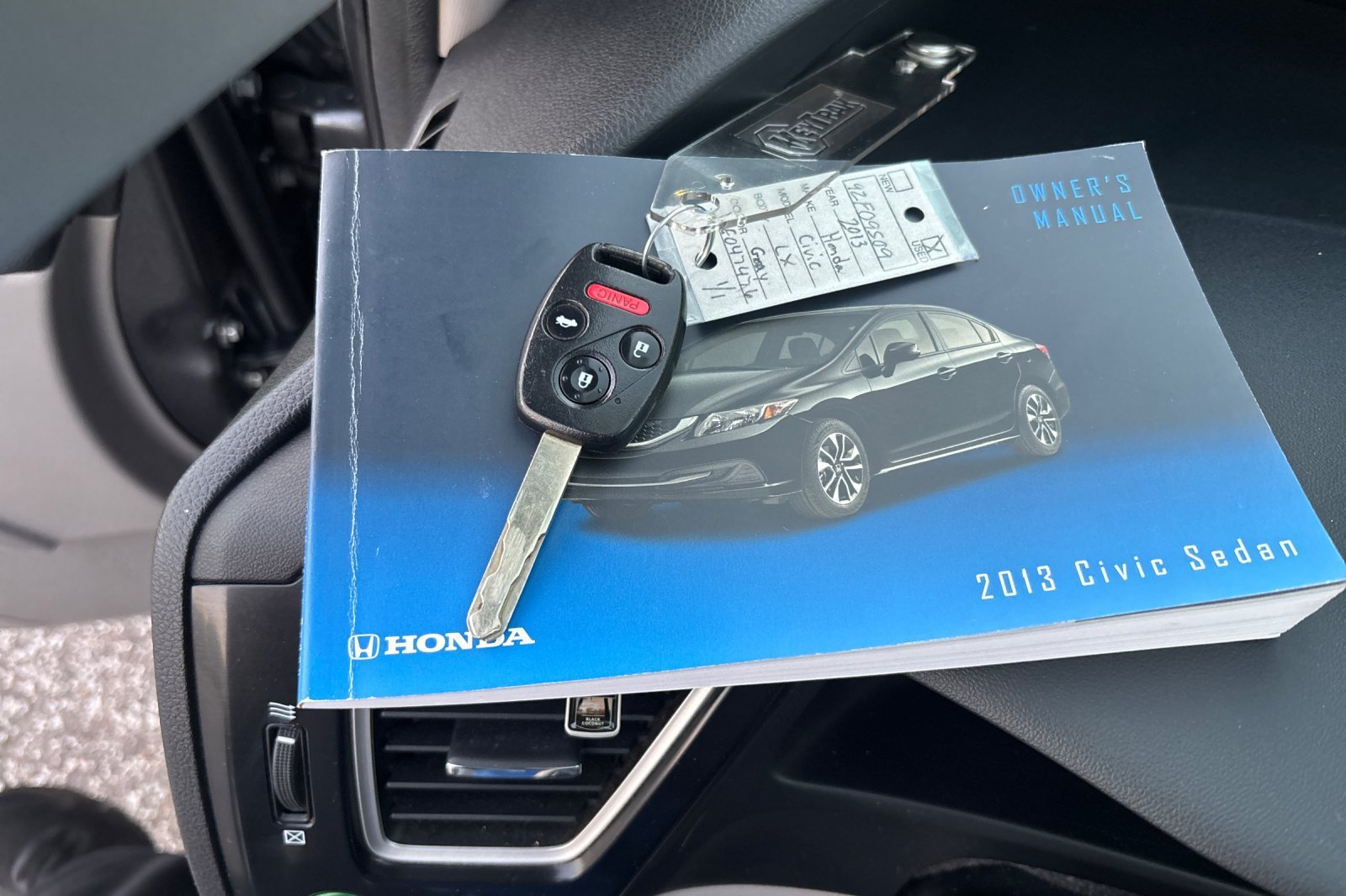 Used 2013  Honda LX image 9