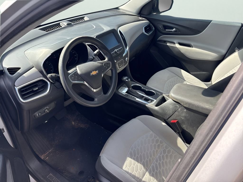 Used 2018 SILVER ICE METALLIC Chevrolet LS image 5