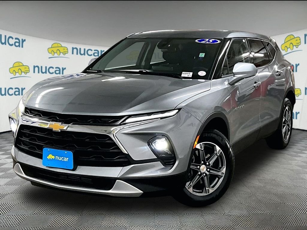 Used 2025 Gray Chevrolet LT image 3