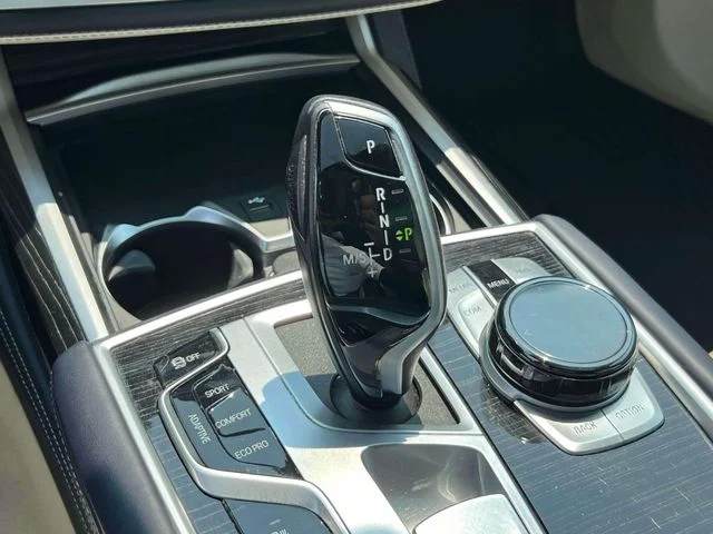 Used 2022 Black BMW 750i xDrive image 36