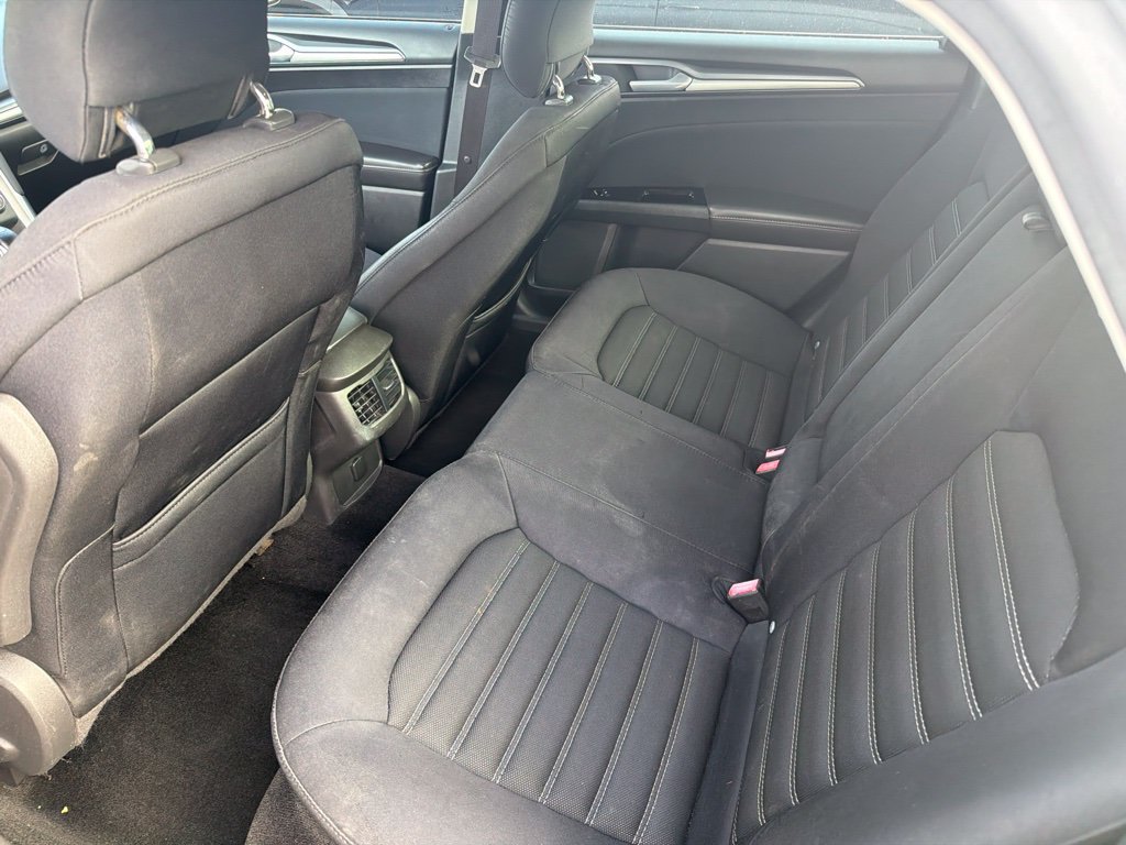 Used 2013 Silver Ford SE image 11