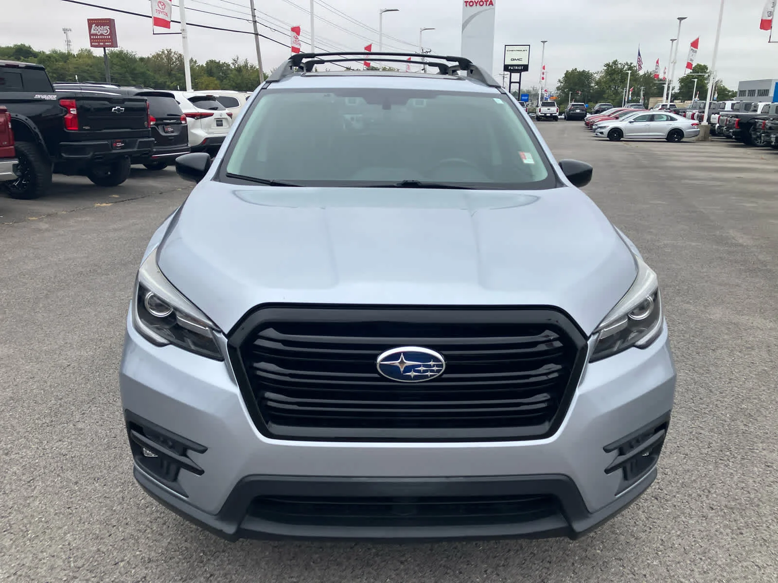 Used 2022 Ice Silver Metallic Subaru Onyx Edition image 3