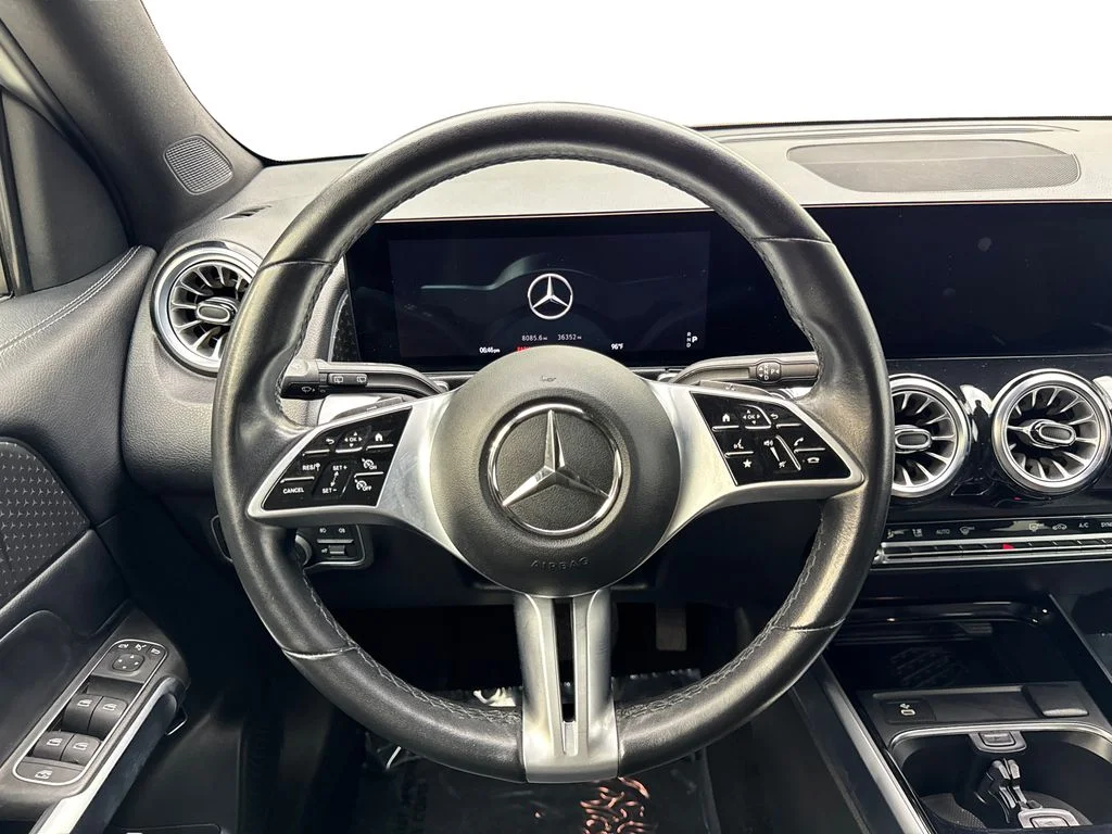 Used 2024 White Mercedes-Benz GLB 250 image 53