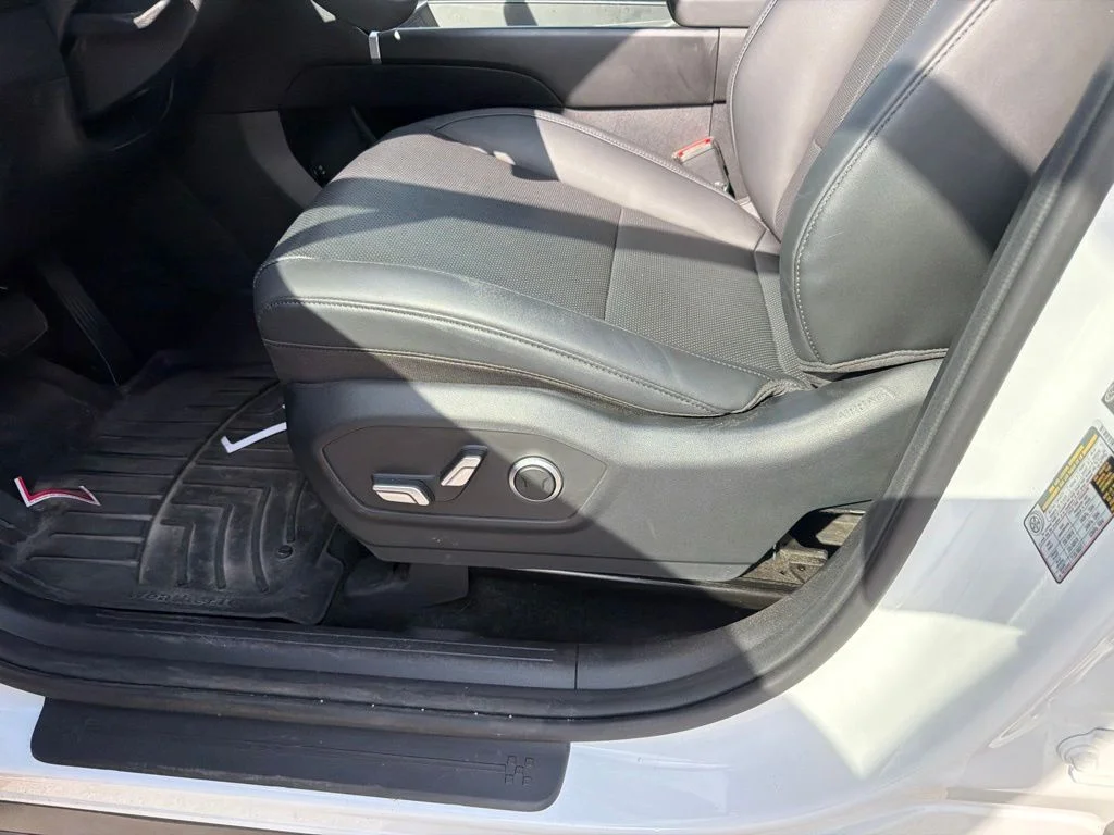 Used 2026 White Hyundai SEL image 9