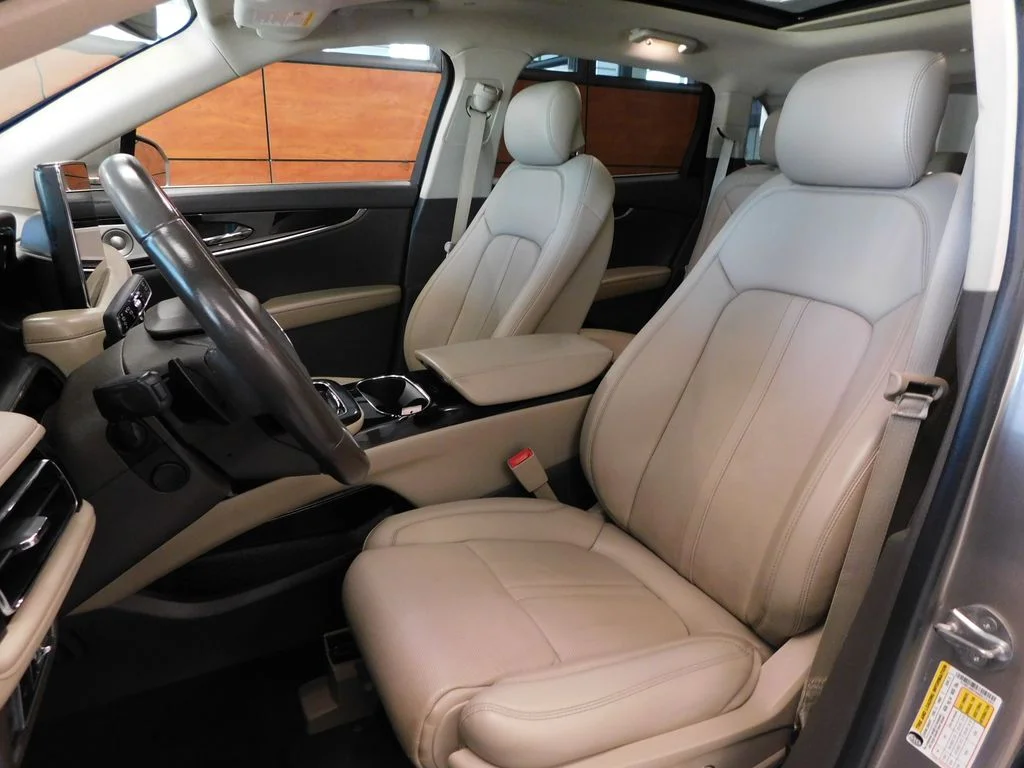 Used 2021 Mocha Lincoln Reserve image 19