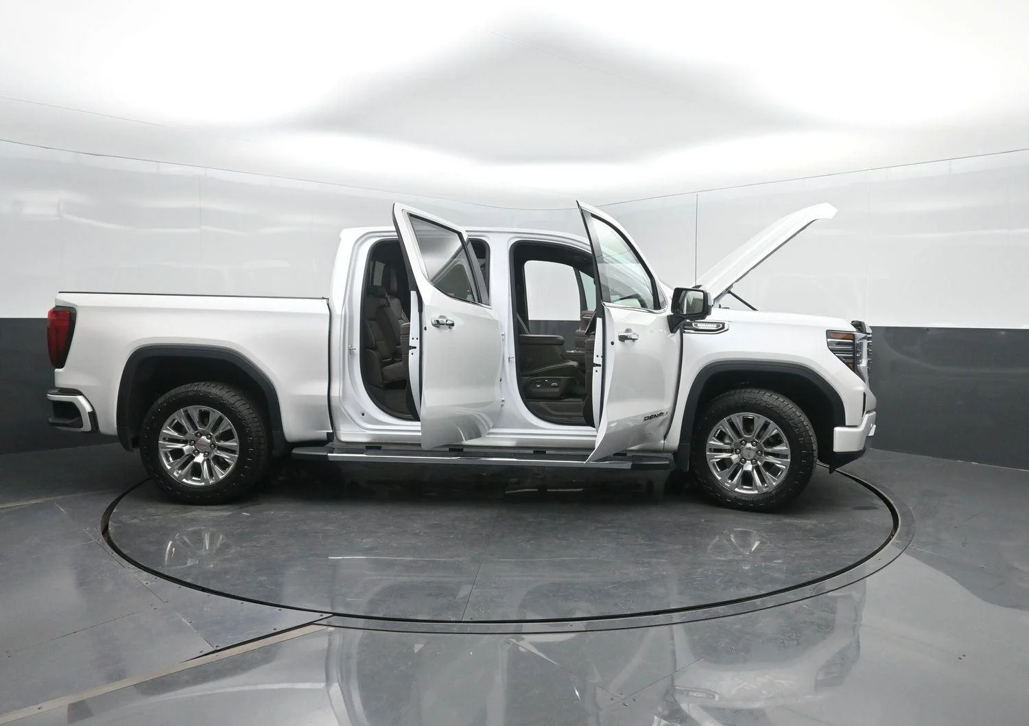 Used 2024 White Frost Tricoat GMC Denali image 53