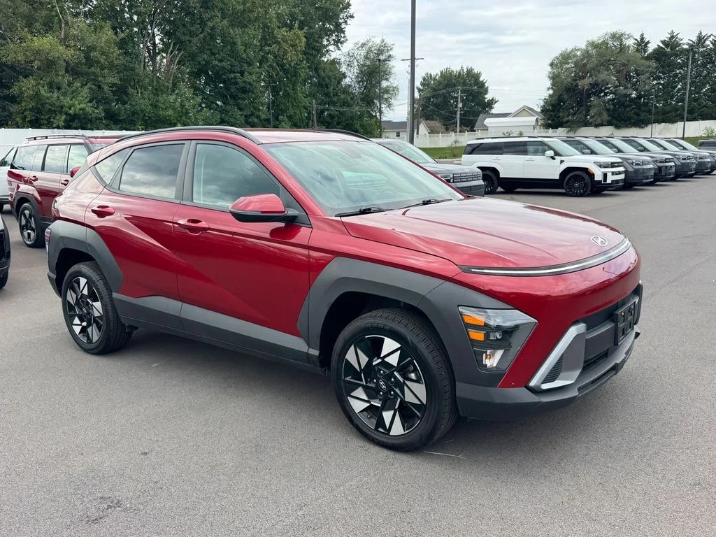 Used 2025 Red Hyundai SEL image 2