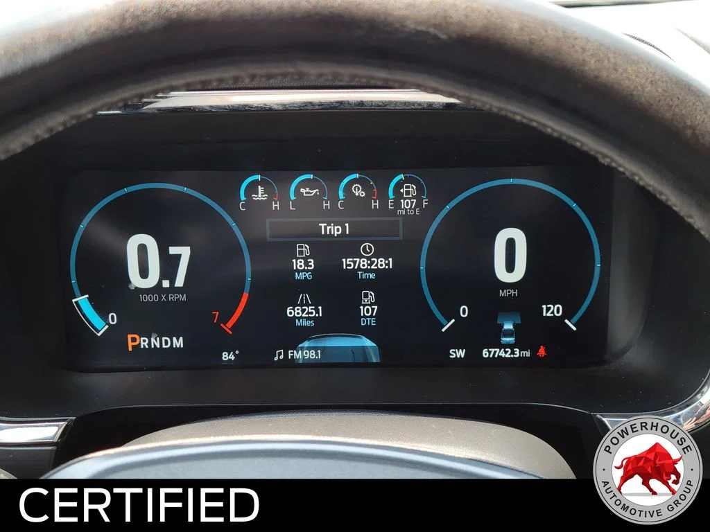 Used 2023 White Ford Lariat image 32