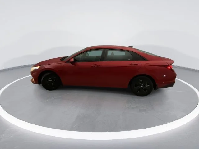 Used 2023 Red Hyundai SEL image 9