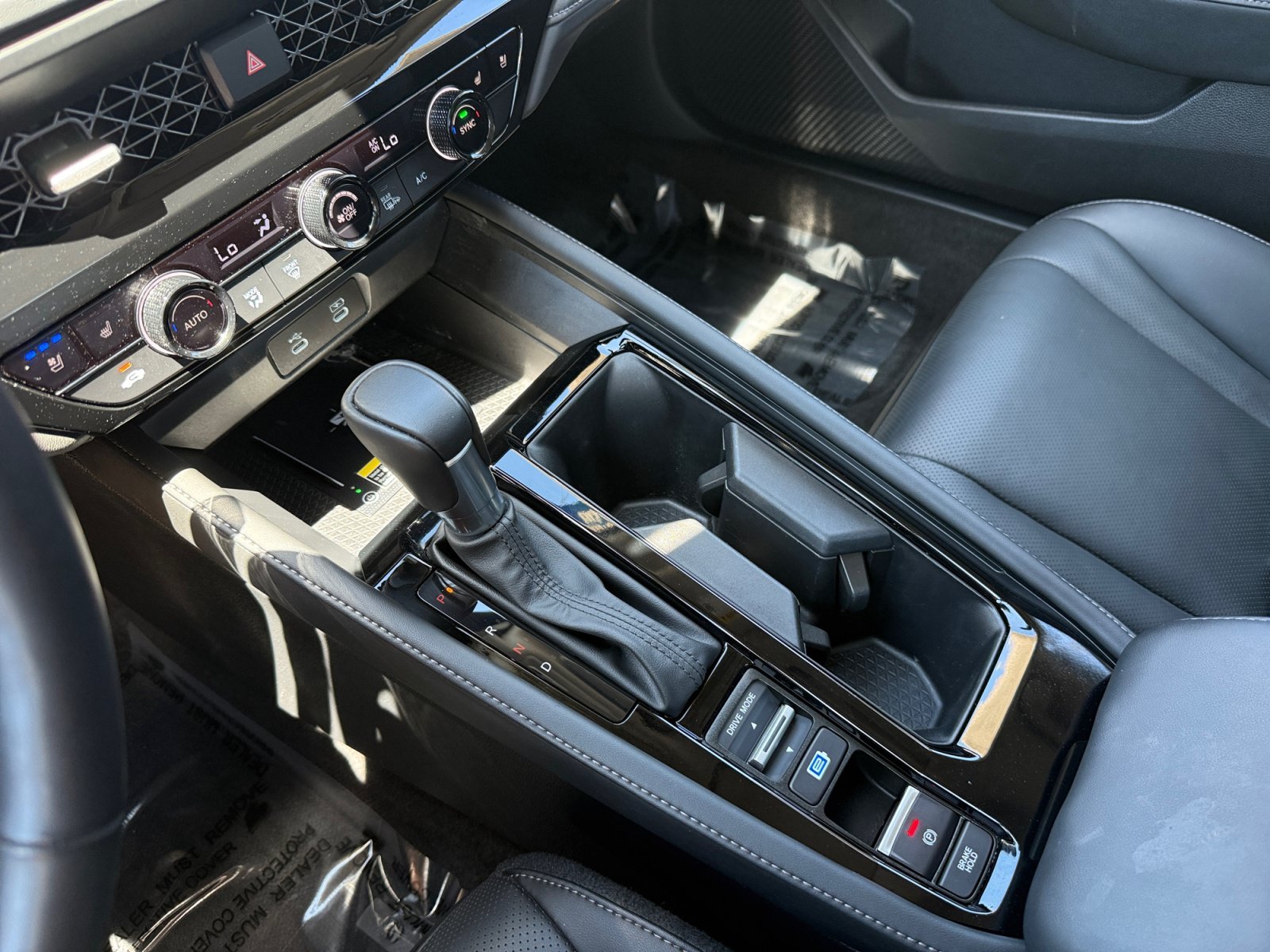 Used 2025 Platinum White Pearl Honda Touring image 13