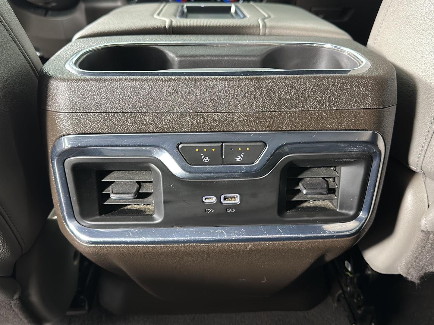 Used 2022 White Frost Tricoat GMC SLT image 27