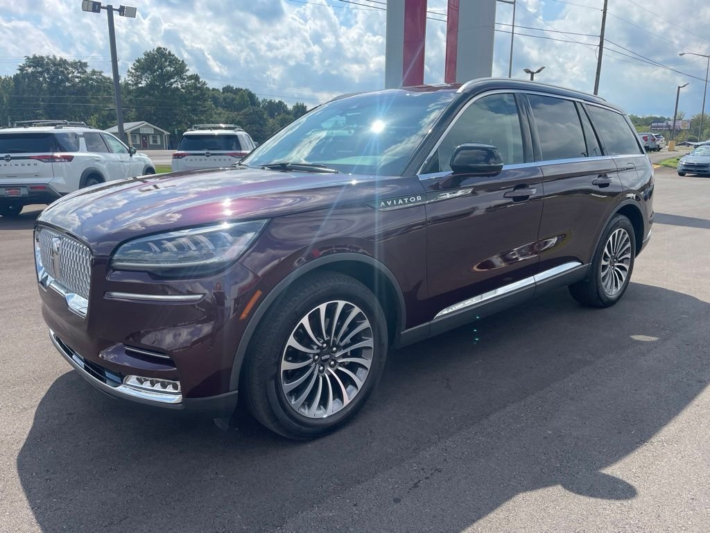 Used 2021 Red Lincoln Reserve image 4
