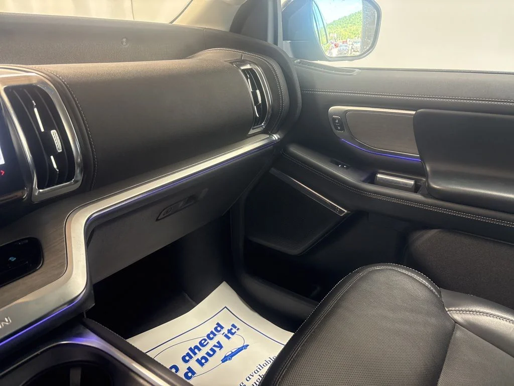 Used 2025 Black Ford Platinum image 24