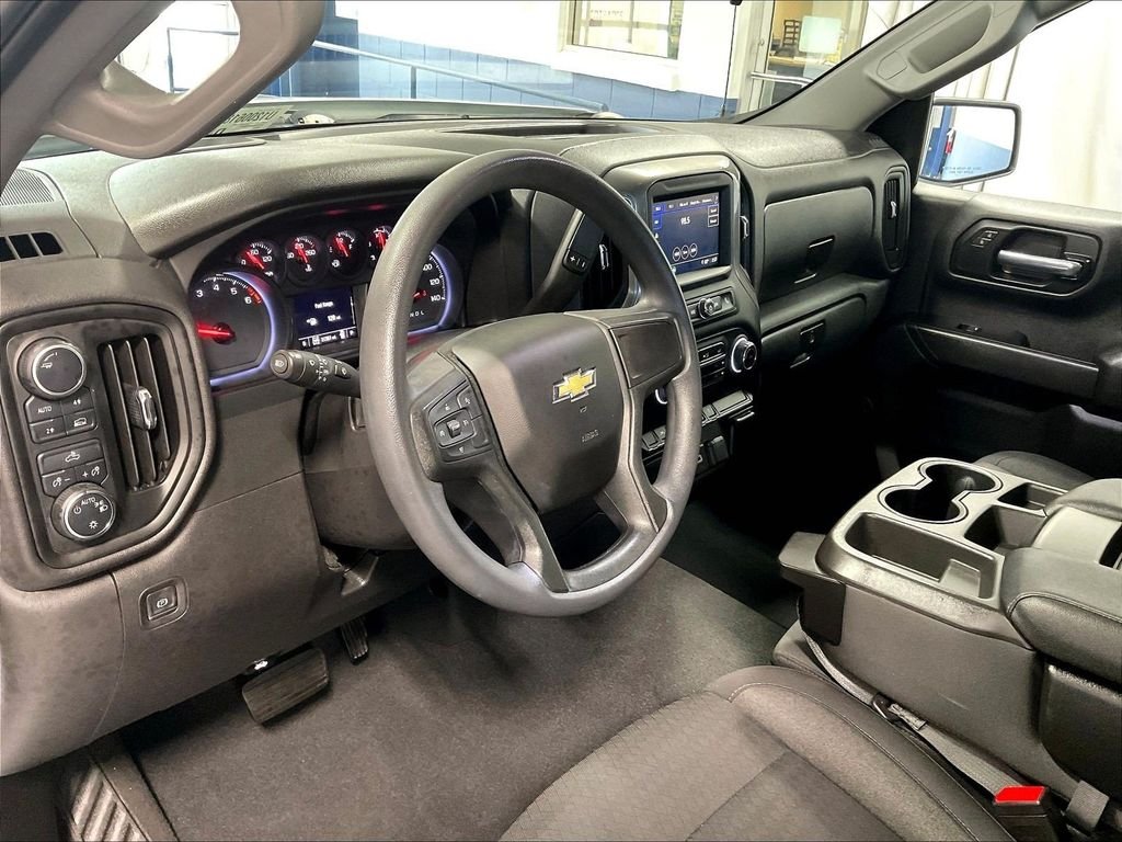 Used 2023 White Chevrolet Custom image 8