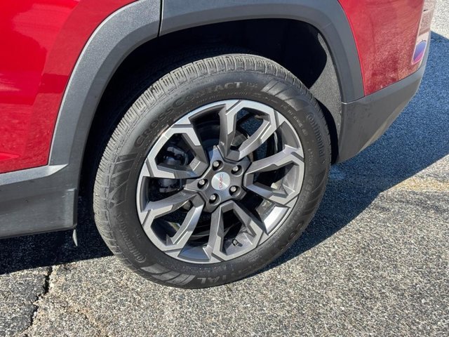 Certified Used 2025 Volcanic Red Tintcoat GMC Elevation image 9