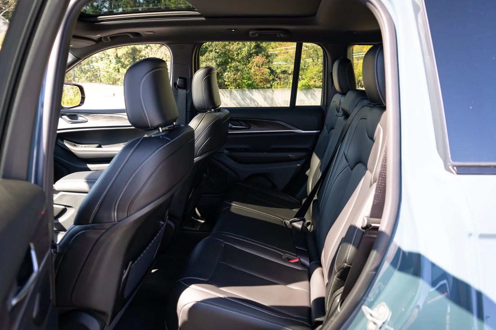 New 2027 Steel Blue Paint Jeep Limited image 18