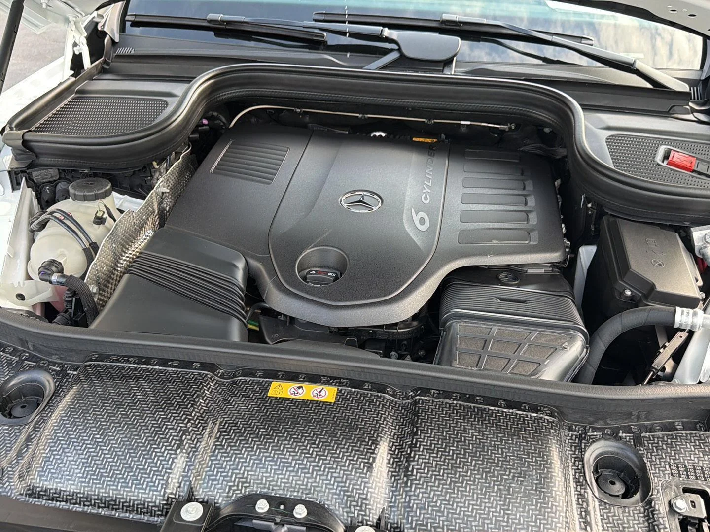 Used 2026 Polar White Mercedes-Benz GLE 450 image 37