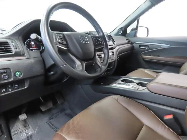 Used 2024 Red Honda RTL image 9