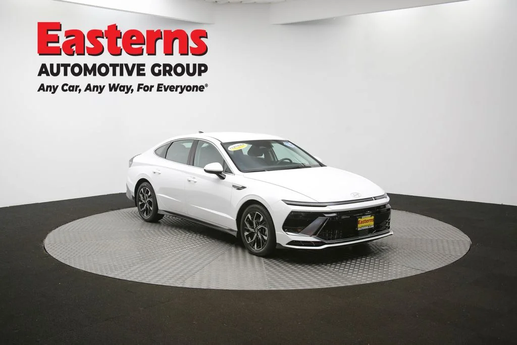 Used 2024 White Hyundai SEL image 49