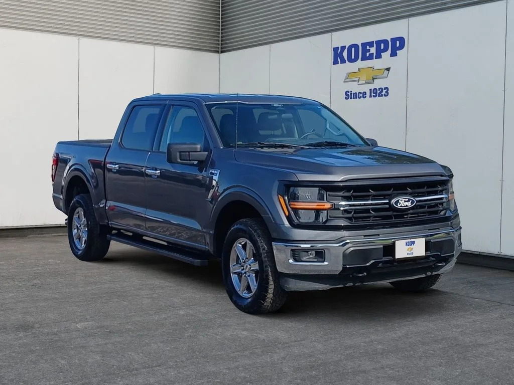 Used 2025 Carbonized Gray Metallic Ford XLT image 7