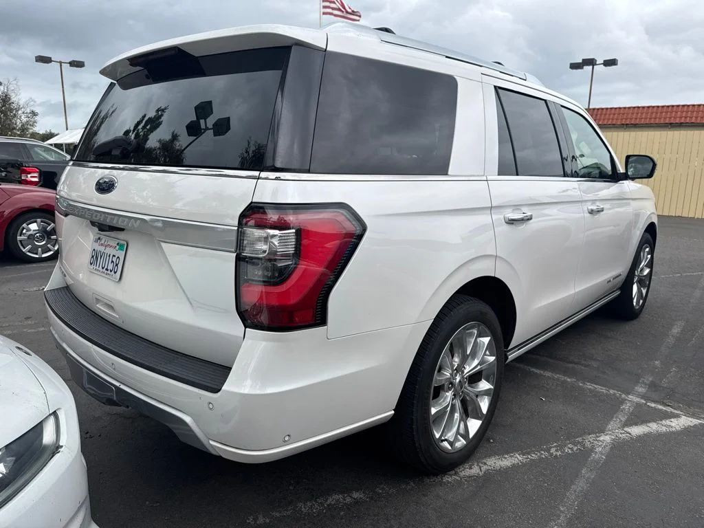 Used 2018 White Ford Platinum image 3