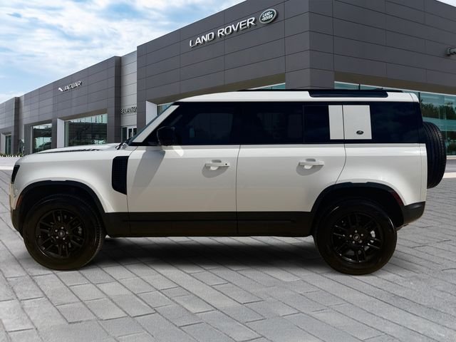 Used 2023 White Land Rover S image 2