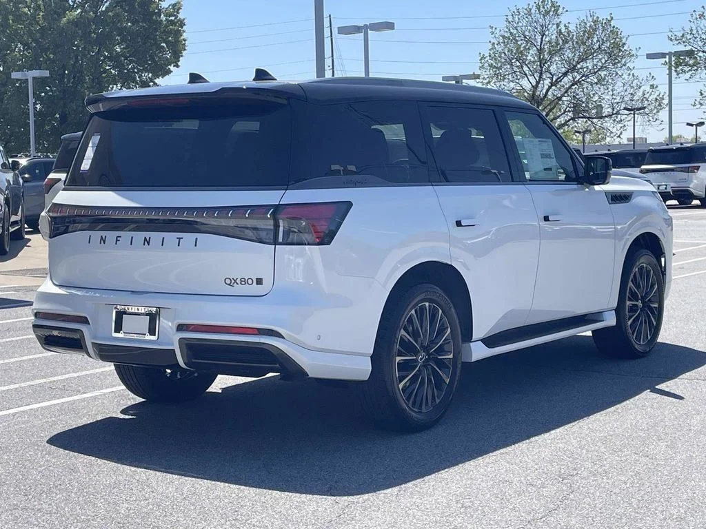 New 2026 2T RADIANT WHIT INFINITI Autograph 4WD image 3
