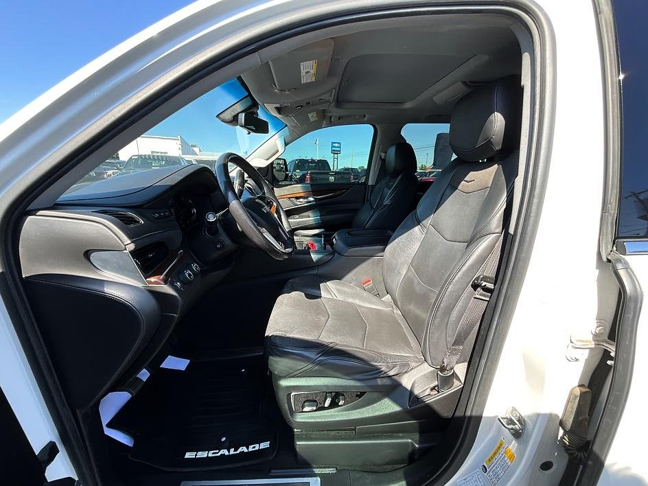 Used 2020 White Cadillac Luxury image 15