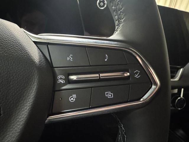 2027 Chevrolet Equinox LT - Photo 18