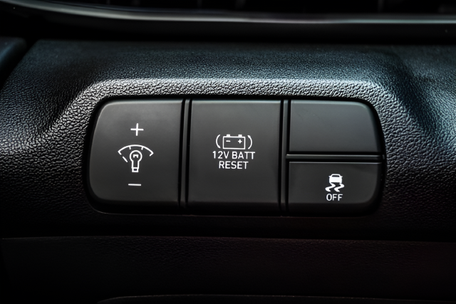 Certified Used 2025 Silver Hyundai SEL Sport image 19