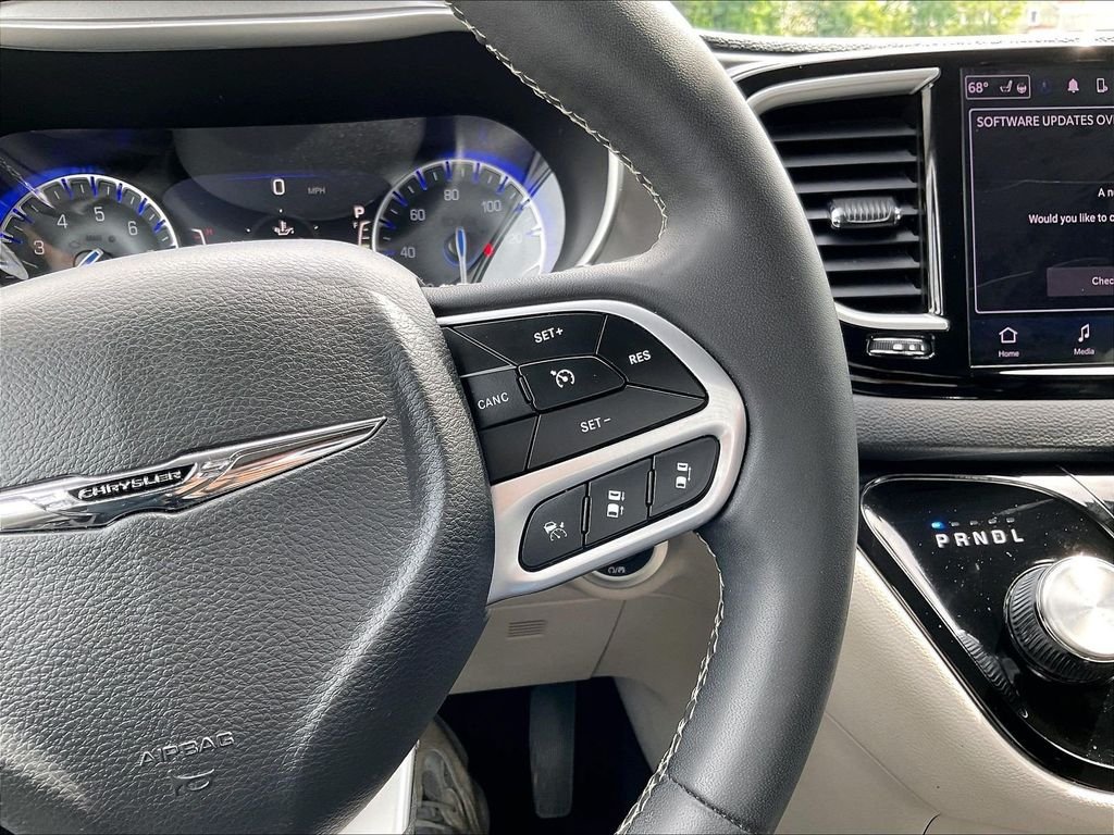 Used 2023 White Chrysler Touring L image 24