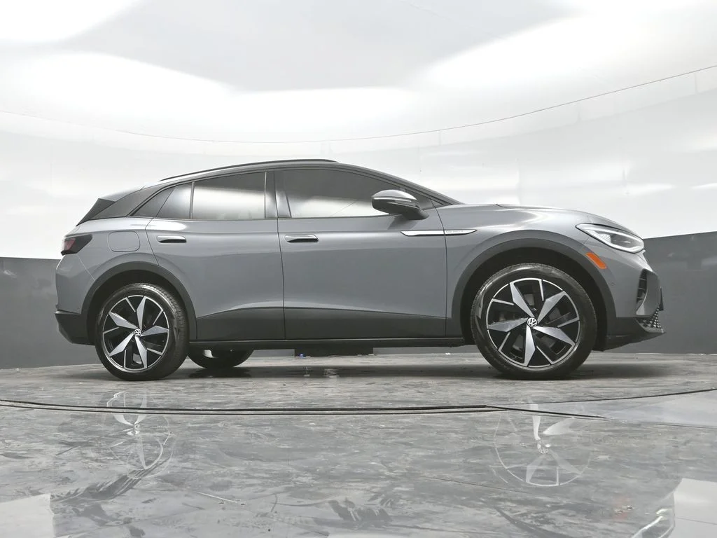 Used 2023 Gray Volkswagen Pro S image 28