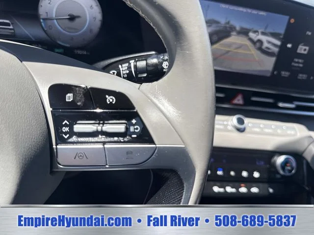 Used 2023  Hyundai SEL image 26