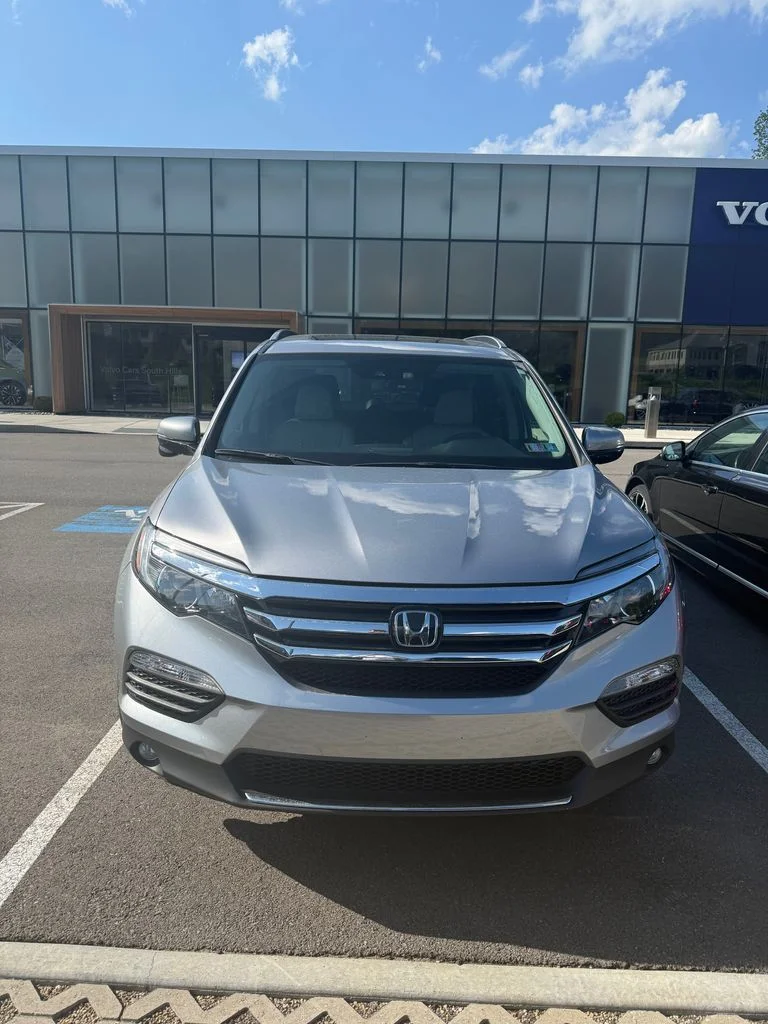 2017 Honda Pilot 4WD Touring's photo