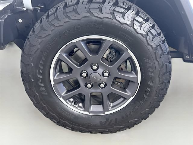 Used 2020 White Jeep Overland image 30
