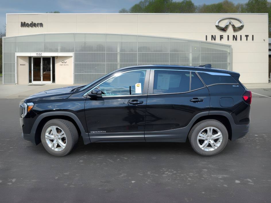 Used 2024 Ebony Twilight Metallic GMC SLE image 6