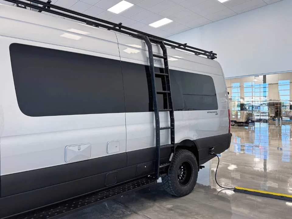 Used 2024 SILVER AIRSTREAM  image 9