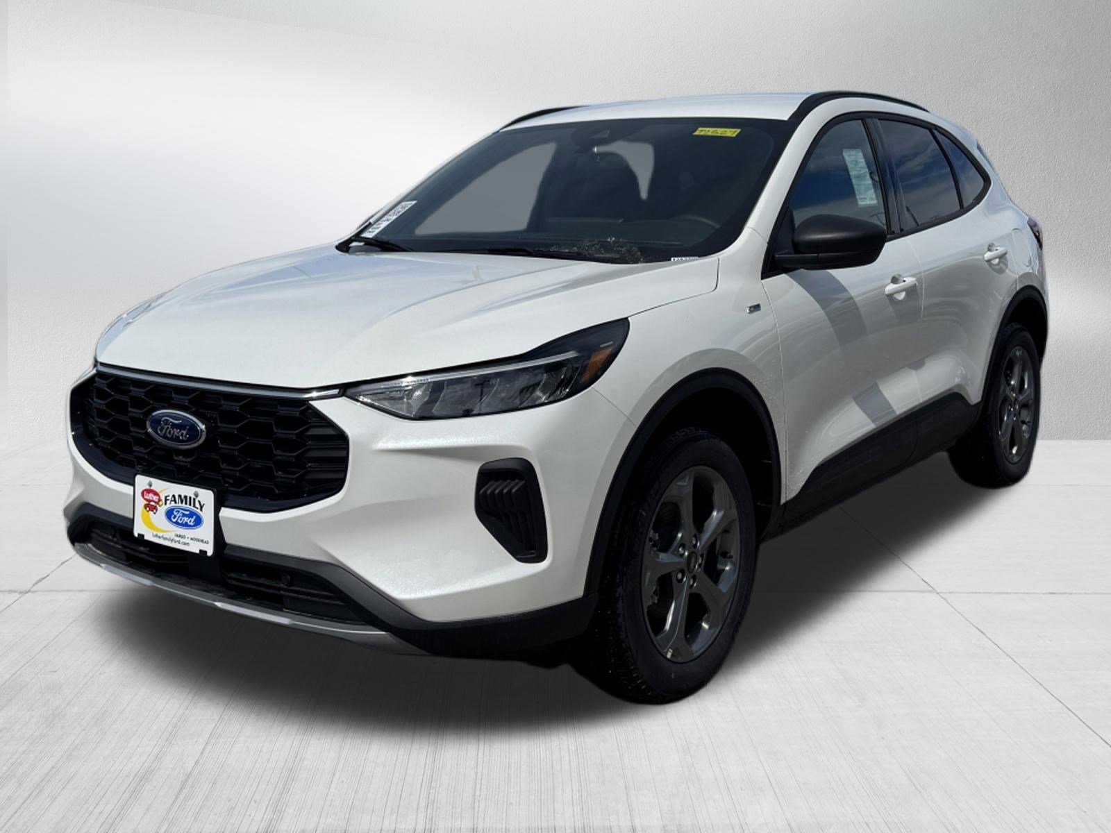 New 2026 Star White Metallic Tri-coat Ford ST-Line image 2
