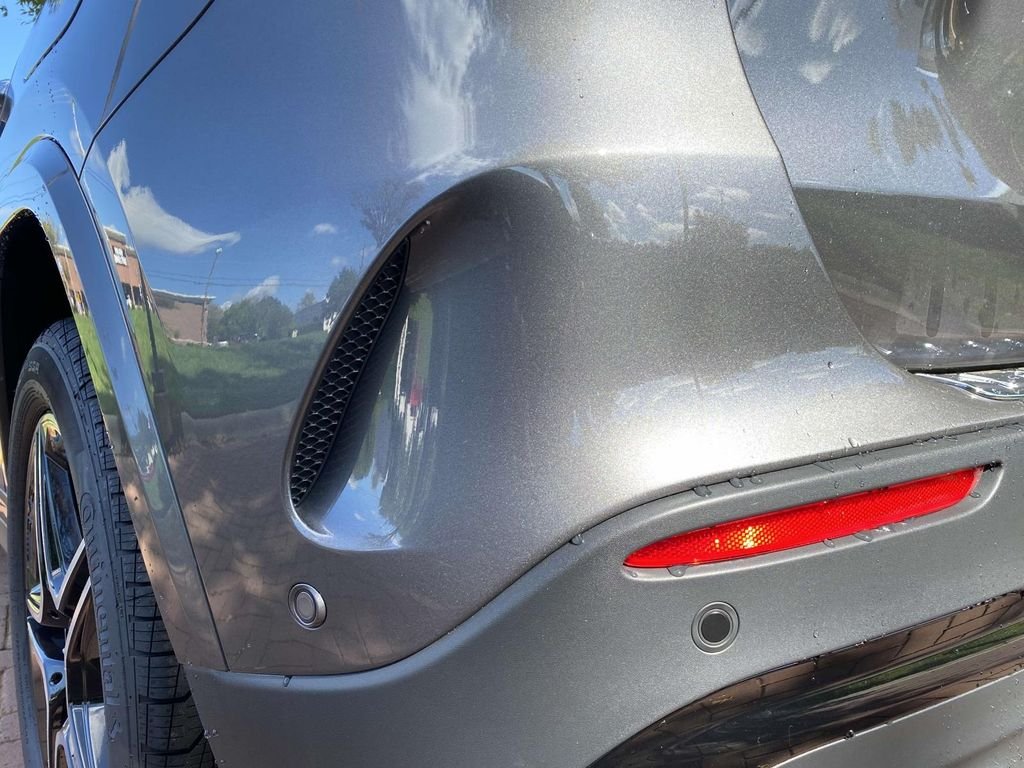 Used 2025 Mountain Grey Metallic Mercedes-Benz GLA 250 image 10
