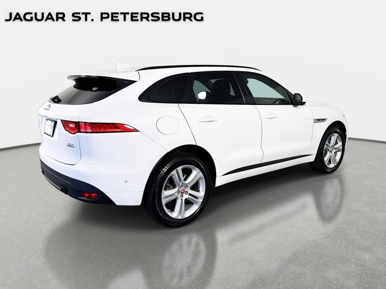 Used 2017 Polaris White Jaguar 35t R-Sport image 5