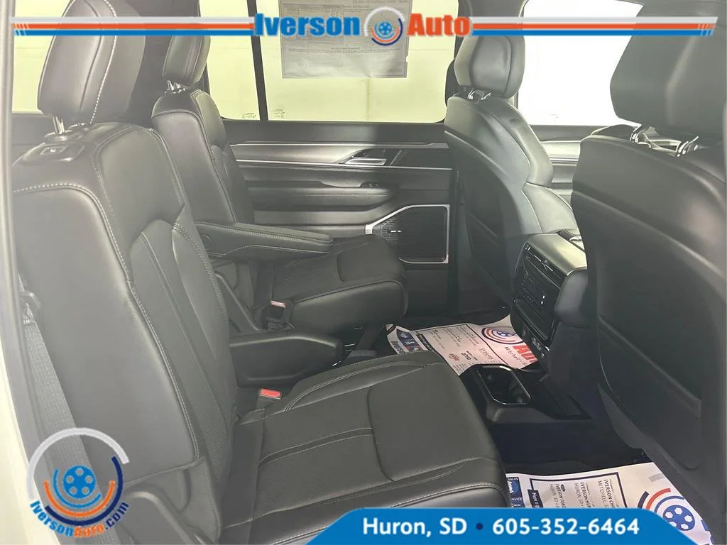 New 2026 Bright White Clearcoat Jeep Upland image 31