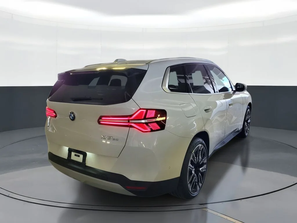 Used 2026 Alpine White BMW 30 xDrive image 3