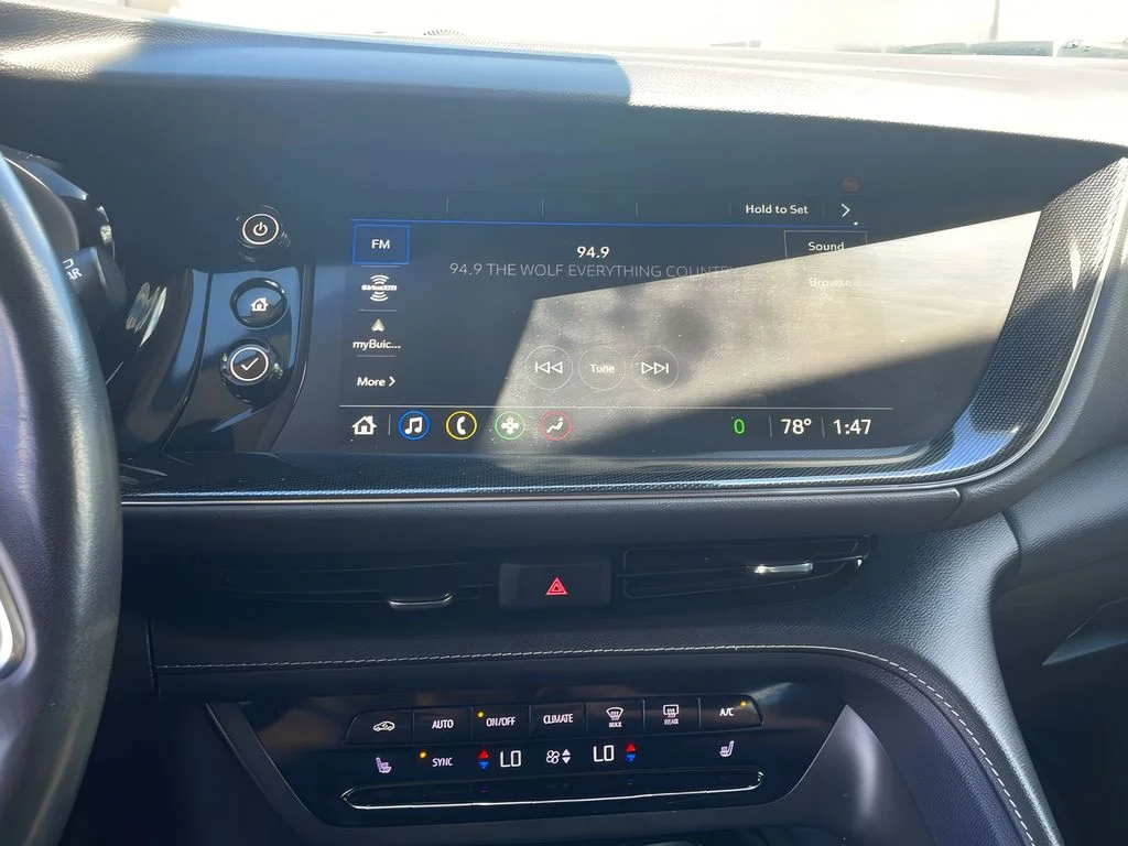 Used 2023 Summit White Buick Preferred image 18